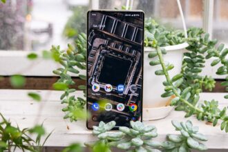 How to Speed Up Your Android or iPhone Right Now